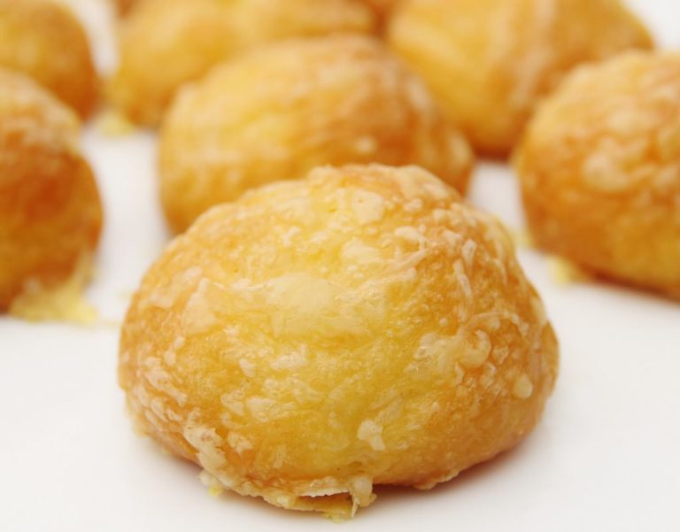 gougeres au fromage 1024x801 1