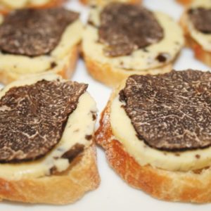 croutons au beurre de truffe noire 18 1024x651 1