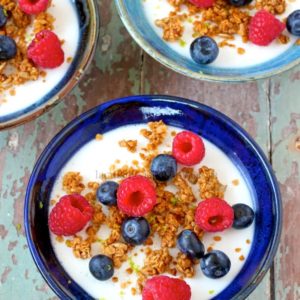 Panna Cotta au lait de coco, Granola et fruits rouges